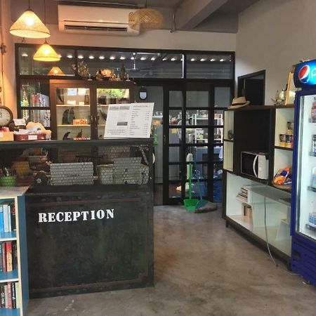 Baan 89 Hostel Bangkok Buitenkant foto