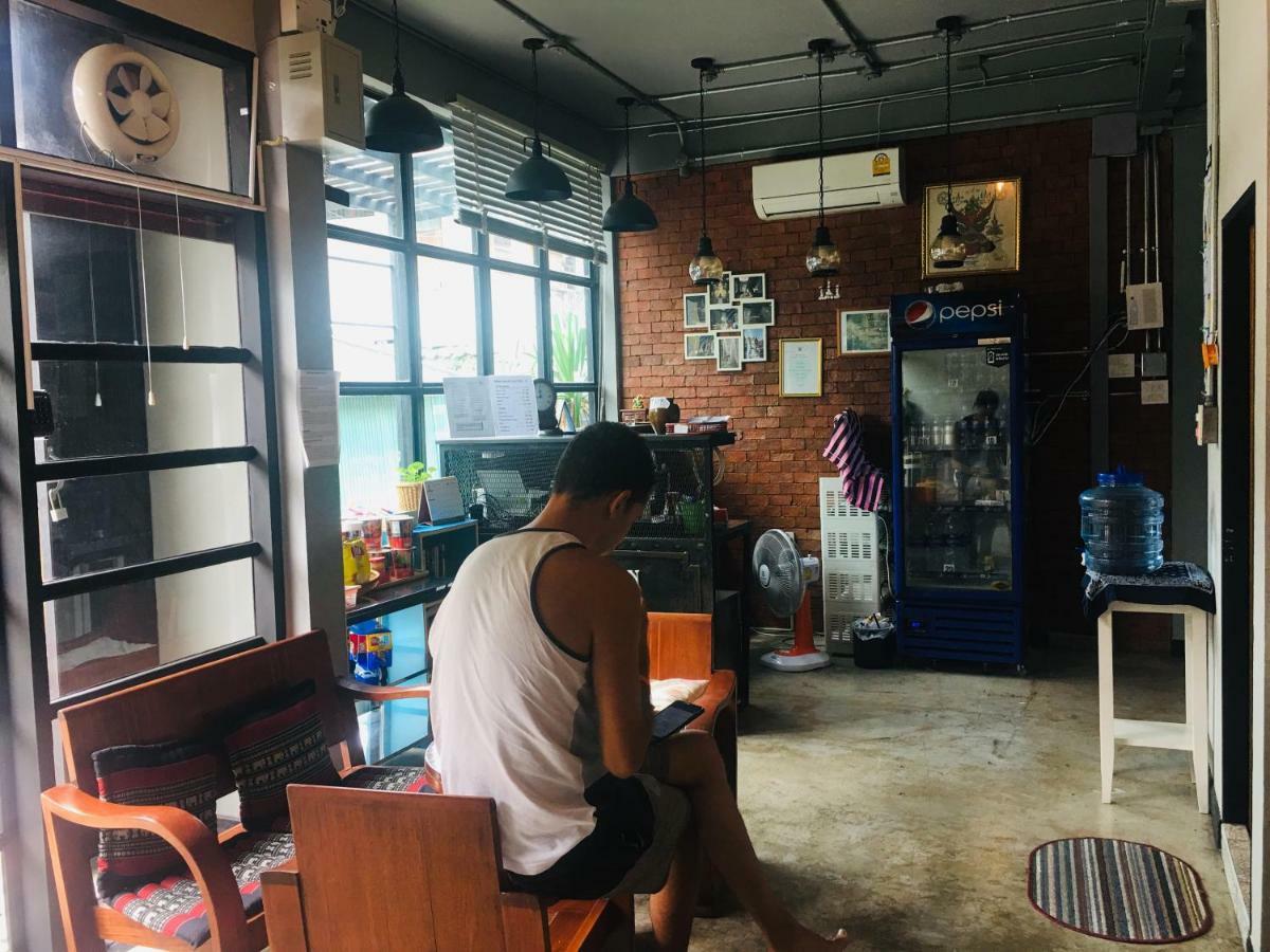 Baan 89 Hostel Bangkok Buitenkant foto