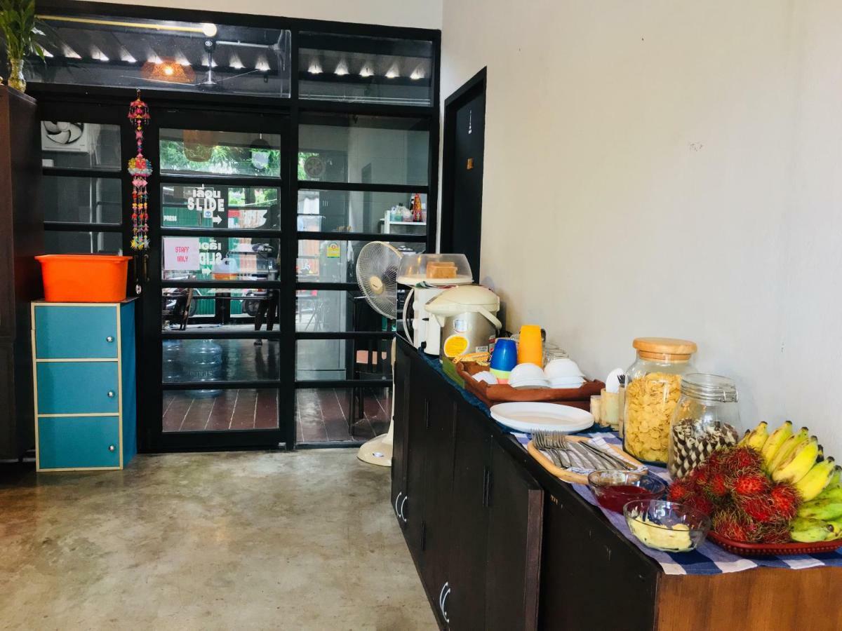 Baan 89 Hostel Bangkok Buitenkant foto